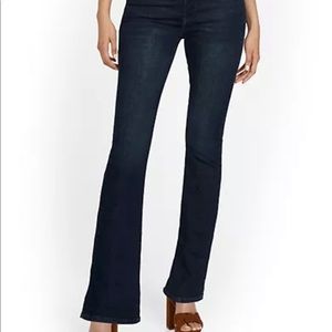 New York & Company Curvy Bootcut Jeans size 6